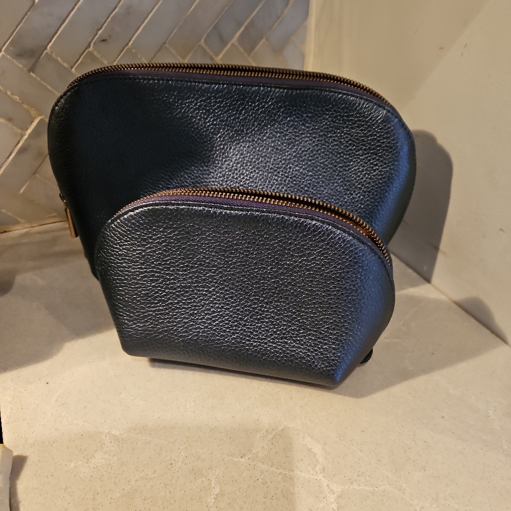 Cuyana travel set